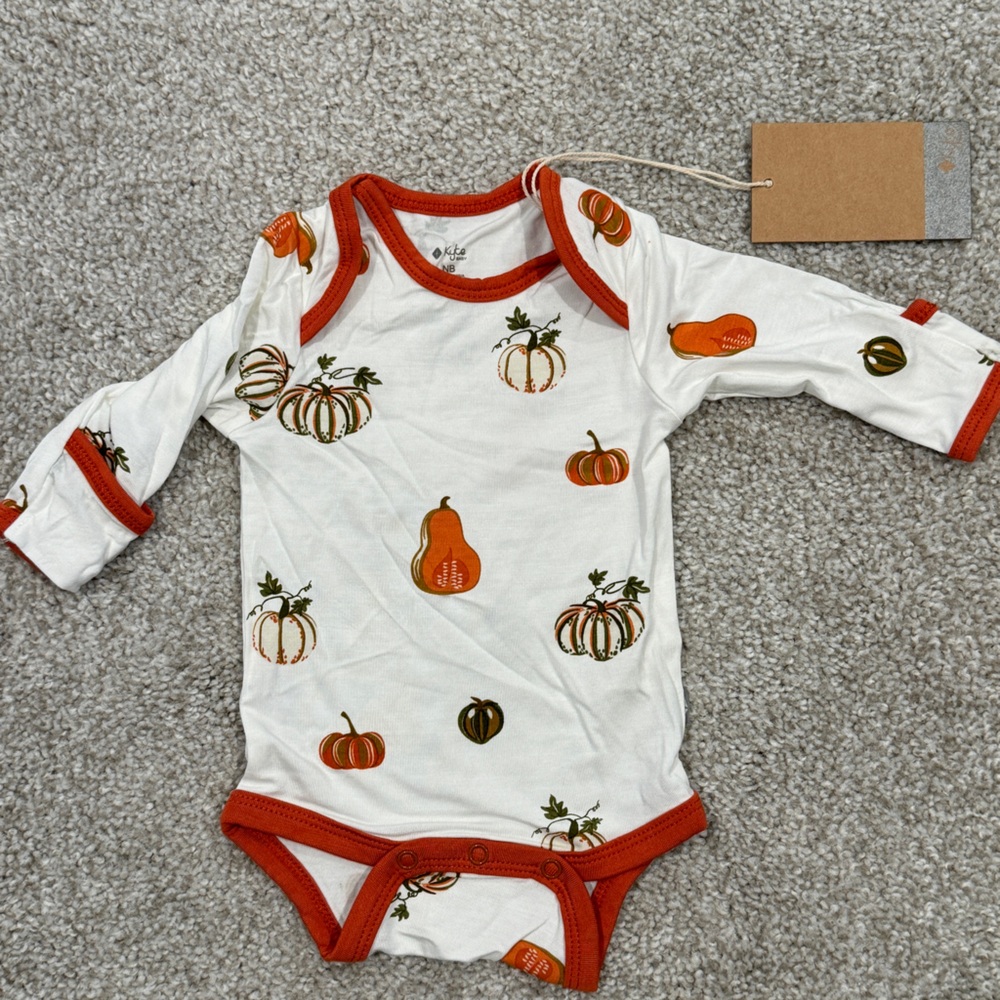 Kyte Baby Pumpkin bodysuit